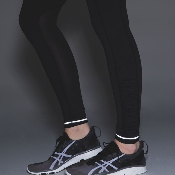 Lululemon Speed Tight IV in Black size 6 NWT - Picture 3 of 10